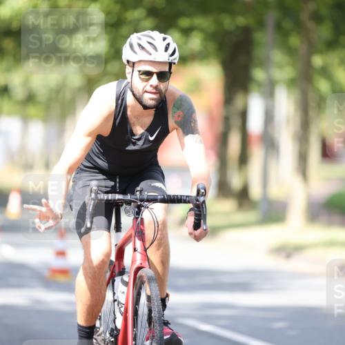 11.08.2024 - GEWOBA Citytriathlon Bremen H.Heesch http://msf.ph/oto/6800625 11.08.2024 11:59:45 Laufen  meine-sportfotos.de