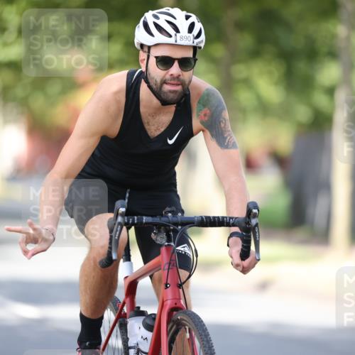 11.08.2024 - GEWOBA Citytriathlon Bremen H.Heesch http://msf.ph/oto/6800635 11.08.2024 11:59:45 Laufen  meine-sportfotos.de