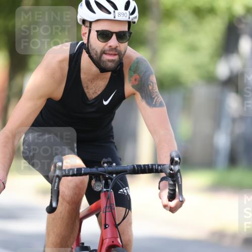 11.08.2024 - GEWOBA Citytriathlon Bremen H.Heesch http://msf.ph/oto/6800643 11.08.2024 11:59:45 Laufen  meine-sportfotos.de