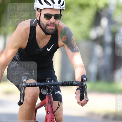 11.08.2024 - GEWOBA Citytriathlon Bremen H.Heesch http://msf.ph/oto/6800645 11.08.2024 11:59:45 Laufen  meine-sportfotos.de