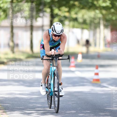 11.08.2024 - GEWOBA Citytriathlon Bremen H.Heesch http://msf.ph/oto/6800656 11.08.2024 12:00:00 Laufen  meine-sportfotos.de