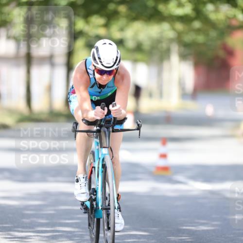 11.08.2024 - GEWOBA Citytriathlon Bremen H.Heesch http://msf.ph/oto/6800666 11.08.2024 12:00:00 Laufen  meine-sportfotos.de