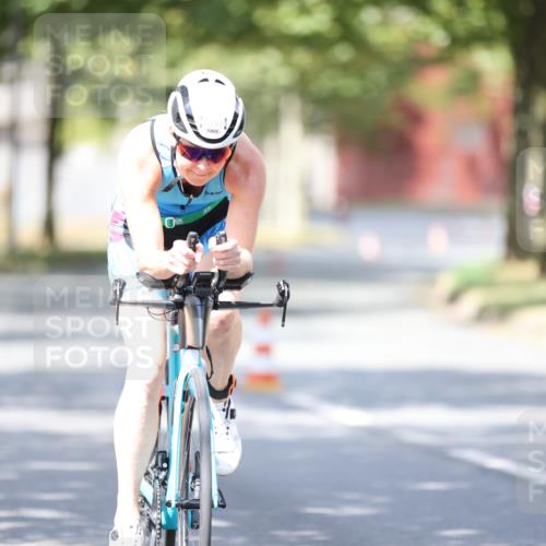 11.08.2024 - GEWOBA Citytriathlon Bremen H.Heesch http://msf.ph/oto/6800674 11.08.2024 12:00:00 Laufen  meine-sportfotos.de