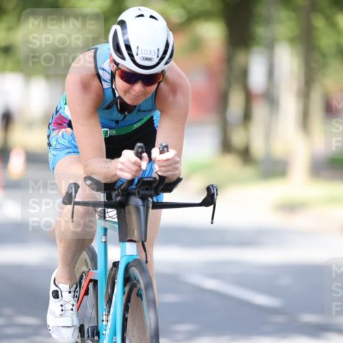 11.08.2024 - GEWOBA Citytriathlon Bremen H.Heesch http://msf.ph/oto/6800689 11.08.2024 12:00:01 Laufen  meine-sportfotos.de