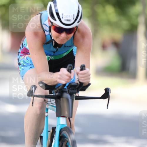 11.08.2024 - GEWOBA Citytriathlon Bremen H.Heesch http://msf.ph/oto/6800696 11.08.2024 12:00:01 Laufen  meine-sportfotos.de