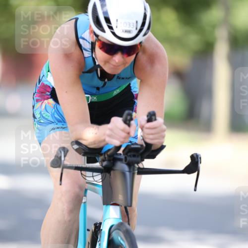 11.08.2024 - GEWOBA Citytriathlon Bremen H.Heesch http://msf.ph/oto/6800698 11.08.2024 12:00:01 Laufen  meine-sportfotos.de