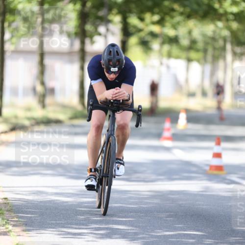 11.08.2024 - GEWOBA Citytriathlon Bremen H.Heesch http://msf.ph/oto/6800722 11.08.2024 12:00:07 Laufen  meine-sportfotos.de