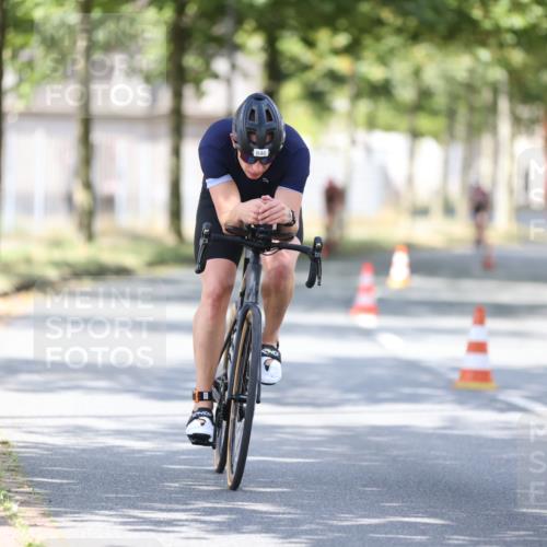 11.08.2024 - GEWOBA Citytriathlon Bremen H.Heesch http://msf.ph/oto/6800724 11.08.2024 12:00:07 Laufen  meine-sportfotos.de