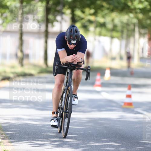 11.08.2024 - GEWOBA Citytriathlon Bremen H.Heesch http://msf.ph/oto/6800726 11.08.2024 12:00:07 Laufen  meine-sportfotos.de