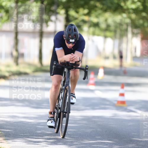 11.08.2024 - GEWOBA Citytriathlon Bremen H.Heesch http://msf.ph/oto/6800728 11.08.2024 12:00:07 Laufen  meine-sportfotos.de