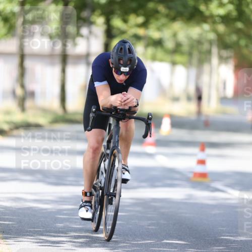 11.08.2024 - GEWOBA Citytriathlon Bremen H.Heesch http://msf.ph/oto/6800730 11.08.2024 12:00:07 Laufen  meine-sportfotos.de