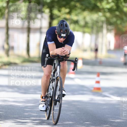11.08.2024 - GEWOBA Citytriathlon Bremen H.Heesch http://msf.ph/oto/6800732 11.08.2024 12:00:07 Laufen  meine-sportfotos.de
