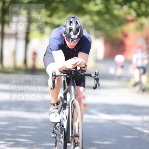 11.08.2024 - GEWOBA Citytriathlon Bremen H.Heesch http://msf.ph/oto/6800743 11.08.2024 12:00:08 Laufen  meine-sportfotos.de