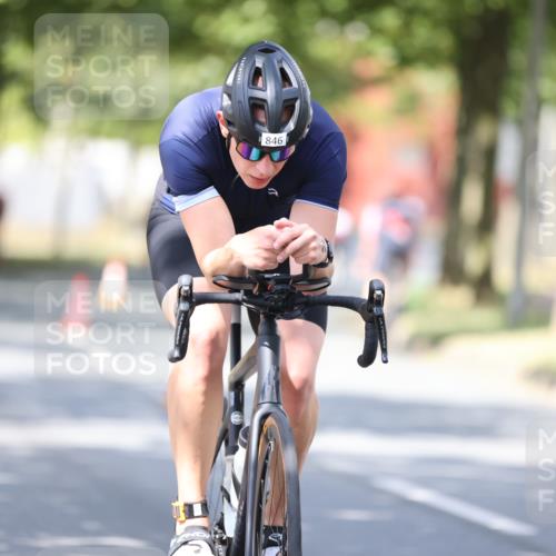 11.08.2024 - GEWOBA Citytriathlon Bremen H.Heesch http://msf.ph/oto/6800751 11.08.2024 12:00:08 Laufen  meine-sportfotos.de