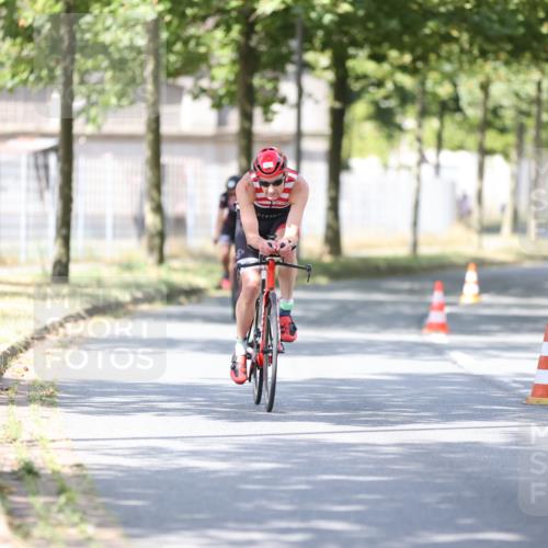 11.08.2024 - GEWOBA Citytriathlon Bremen H.Heesch http://msf.ph/oto/6800760 11.08.2024 12:00:12 Laufen  meine-sportfotos.de