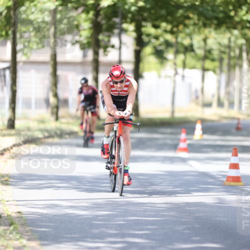 11.08.2024 - GEWOBA Citytriathlon Bremen H.Heesch http://msf.ph/oto/6800767 11.08.2024 12:00:12 Laufen  meine-sportfotos.de