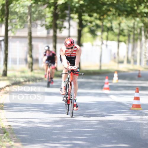 11.08.2024 - GEWOBA Citytriathlon Bremen H.Heesch http://msf.ph/oto/6800769 11.08.2024 12:00:12 Laufen  meine-sportfotos.de