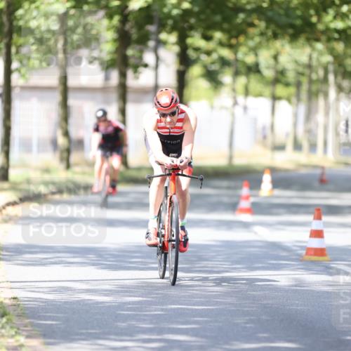 11.08.2024 - GEWOBA Citytriathlon Bremen H.Heesch http://msf.ph/oto/6800773 11.08.2024 12:00:13 Laufen  meine-sportfotos.de