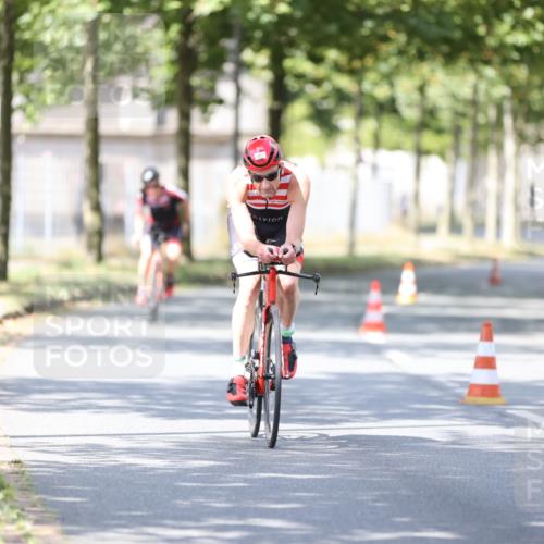 11.08.2024 - GEWOBA Citytriathlon Bremen H.Heesch http://msf.ph/oto/6800775 11.08.2024 12:00:13 Laufen  meine-sportfotos.de