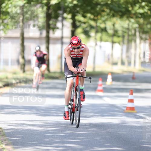 11.08.2024 - GEWOBA Citytriathlon Bremen H.Heesch http://msf.ph/oto/6800779 11.08.2024 12:00:13 Laufen  meine-sportfotos.de