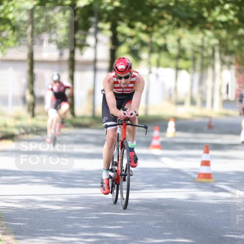 11.08.2024 - GEWOBA Citytriathlon Bremen H.Heesch http://msf.ph/oto/6800781 11.08.2024 12:00:13 Laufen  meine-sportfotos.de