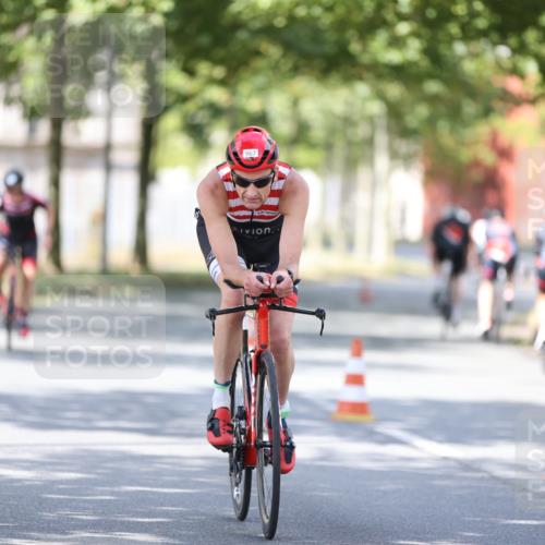 11.08.2024 - GEWOBA Citytriathlon Bremen H.Heesch http://msf.ph/oto/6800796 11.08.2024 12:00:13 Laufen  meine-sportfotos.de