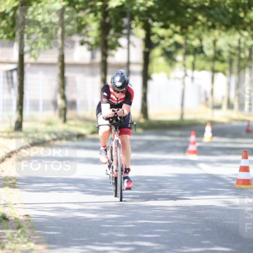 11.08.2024 - GEWOBA Citytriathlon Bremen H.Heesch http://msf.ph/oto/6800800 11.08.2024 12:00:15 Laufen  meine-sportfotos.de
