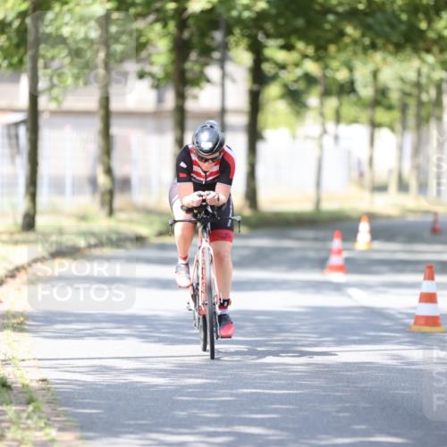 11.08.2024 - GEWOBA Citytriathlon Bremen H.Heesch http://msf.ph/oto/6800802 11.08.2024 12:00:15 Laufen  meine-sportfotos.de