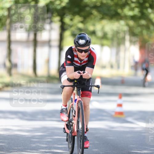 11.08.2024 - GEWOBA Citytriathlon Bremen H.Heesch http://msf.ph/oto/6800807 11.08.2024 12:00:16 Laufen  meine-sportfotos.de