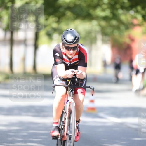 11.08.2024 - GEWOBA Citytriathlon Bremen H.Heesch http://msf.ph/oto/6800815 11.08.2024 12:00:16 Laufen  meine-sportfotos.de