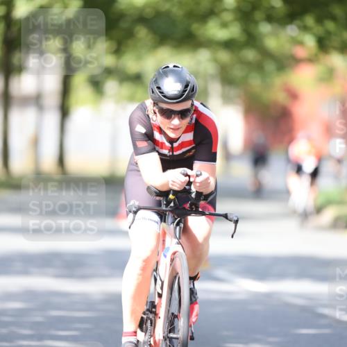 11.08.2024 - GEWOBA Citytriathlon Bremen H.Heesch http://msf.ph/oto/6800819 11.08.2024 12:00:16 Laufen  meine-sportfotos.de