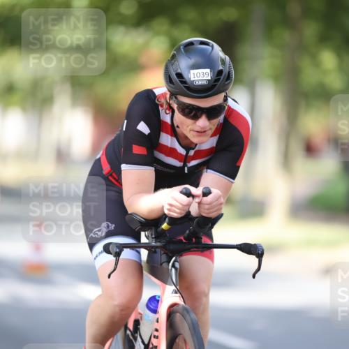 11.08.2024 - GEWOBA Citytriathlon Bremen H.Heesch http://msf.ph/oto/6800833 11.08.2024 12:00:16 Laufen  meine-sportfotos.de