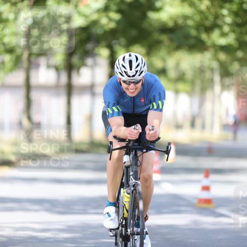 11.08.2024 - GEWOBA Citytriathlon Bremen H.Heesch http://msf.ph/oto/6800853 11.08.2024 12:00:25 Laufen  meine-sportfotos.de