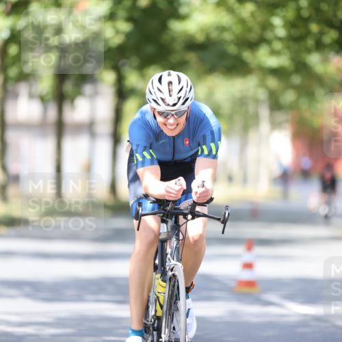 11.08.2024 - GEWOBA Citytriathlon Bremen H.Heesch http://msf.ph/oto/6800857 11.08.2024 12:00:25 Laufen  meine-sportfotos.de