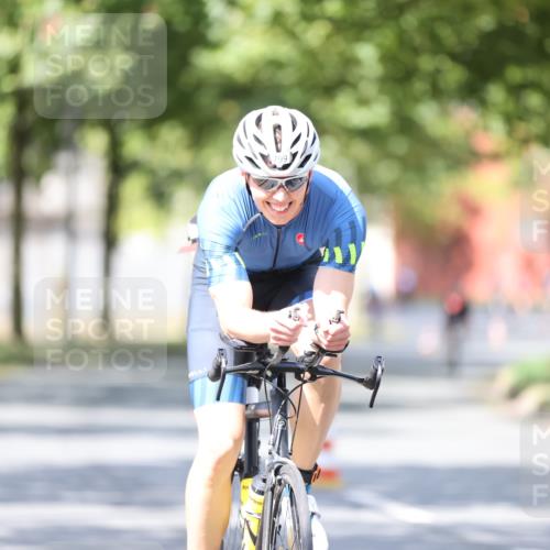 11.08.2024 - GEWOBA Citytriathlon Bremen H.Heesch http://msf.ph/oto/6800863 11.08.2024 12:00:25 Laufen  meine-sportfotos.de