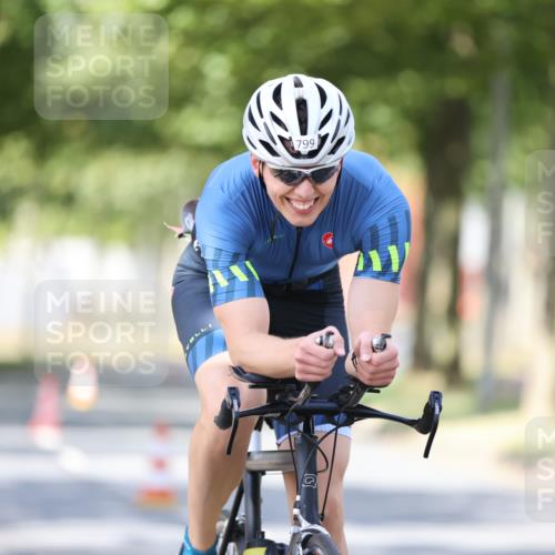 11.08.2024 - GEWOBA Citytriathlon Bremen H.Heesch http://msf.ph/oto/6800873 11.08.2024 12:00:26 Laufen  meine-sportfotos.de