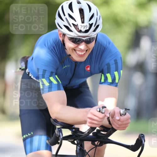 11.08.2024 - GEWOBA Citytriathlon Bremen H.Heesch http://msf.ph/oto/6800885 11.08.2024 12:00:26 Laufen  meine-sportfotos.de