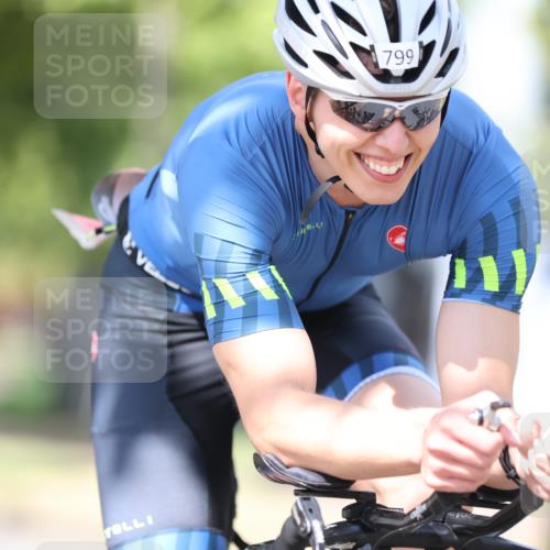 11.08.2024 - GEWOBA Citytriathlon Bremen H.Heesch http://msf.ph/oto/6800889 11.08.2024 12:00:26 Laufen  meine-sportfotos.de