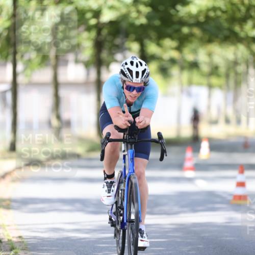 11.08.2024 - GEWOBA Citytriathlon Bremen H.Heesch http://msf.ph/oto/6800913 11.08.2024 12:00:35 Laufen  meine-sportfotos.de