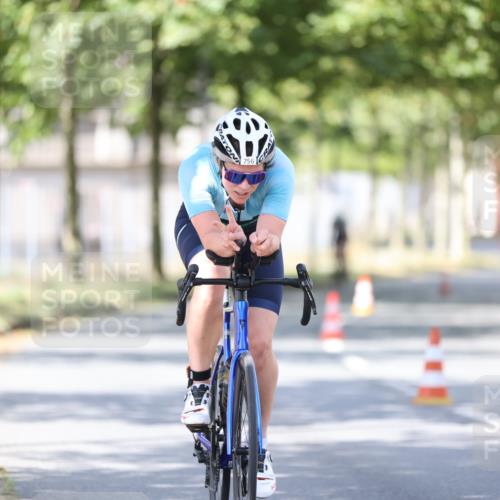 11.08.2024 - GEWOBA Citytriathlon Bremen H.Heesch http://msf.ph/oto/6800917 11.08.2024 12:00:35 Laufen  meine-sportfotos.de