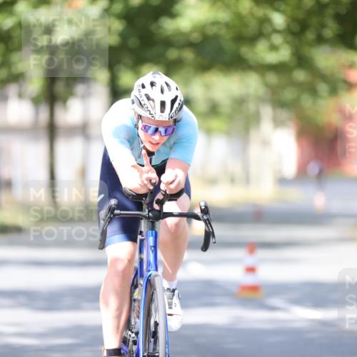 11.08.2024 - GEWOBA Citytriathlon Bremen H.Heesch http://msf.ph/oto/6800925 11.08.2024 12:00:35 Laufen  meine-sportfotos.de