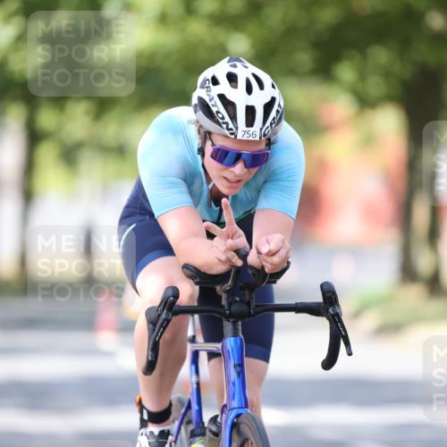 11.08.2024 - GEWOBA Citytriathlon Bremen H.Heesch http://msf.ph/oto/6800938 11.08.2024 12:00:36 Laufen  meine-sportfotos.de
