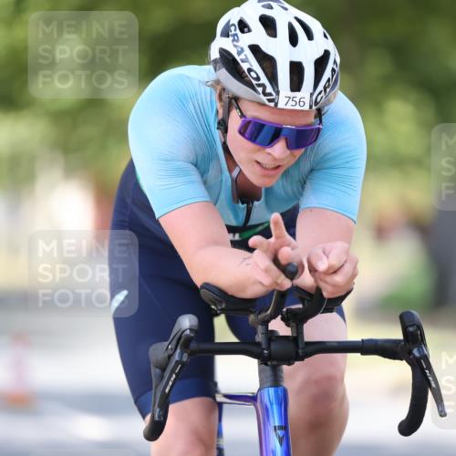 11.08.2024 - GEWOBA Citytriathlon Bremen H.Heesch http://msf.ph/oto/6800948 11.08.2024 12:00:36 Laufen  meine-sportfotos.de