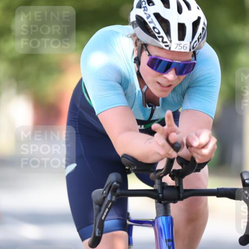 11.08.2024 - GEWOBA Citytriathlon Bremen H.Heesch http://msf.ph/oto/6800951 11.08.2024 12:00:36 Laufen  meine-sportfotos.de