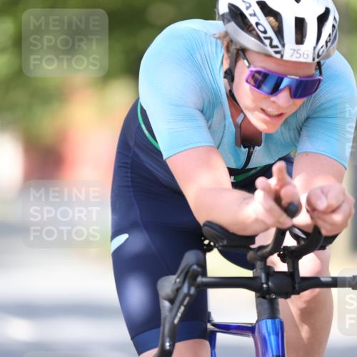 11.08.2024 - GEWOBA Citytriathlon Bremen H.Heesch http://msf.ph/oto/6800953 11.08.2024 12:00:36 Laufen  meine-sportfotos.de