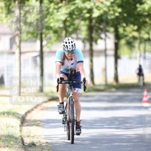 11.08.2024 - GEWOBA Citytriathlon Bremen H.Heesch http://msf.ph/oto/6800963 11.08.2024 12:00:43 Laufen  meine-sportfotos.de