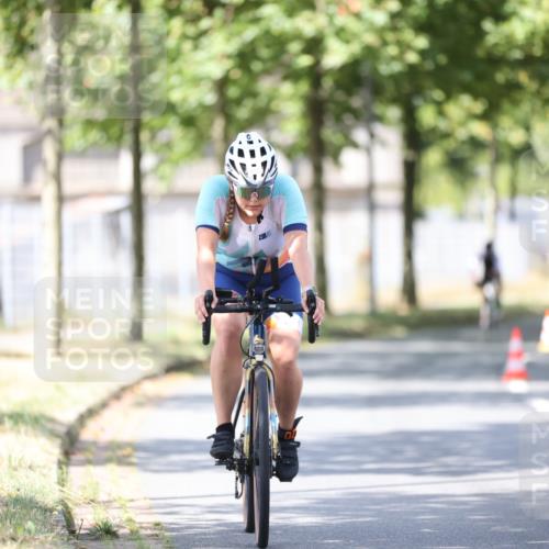 11.08.2024 - GEWOBA Citytriathlon Bremen H.Heesch http://msf.ph/oto/6800969 11.08.2024 12:00:43 Laufen  meine-sportfotos.de