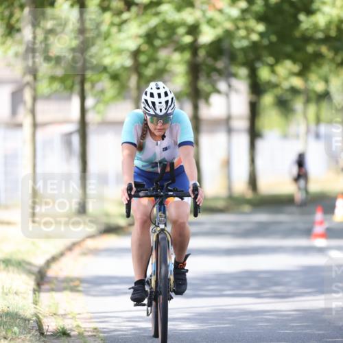 11.08.2024 - GEWOBA Citytriathlon Bremen H.Heesch http://msf.ph/oto/6800971 11.08.2024 12:00:43 Laufen  meine-sportfotos.de