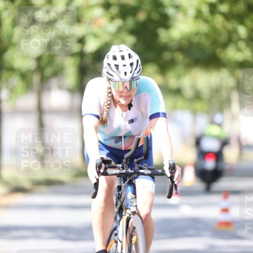 11.08.2024 - GEWOBA Citytriathlon Bremen H.Heesch http://msf.ph/oto/6801002 11.08.2024 12:00:44 Laufen  meine-sportfotos.de