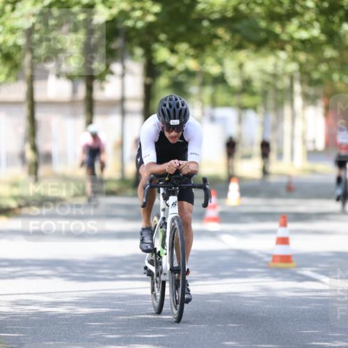 11.08.2024 - GEWOBA Citytriathlon Bremen H.Heesch http://msf.ph/oto/6801025 11.08.2024 12:00:49 Laufen  meine-sportfotos.de